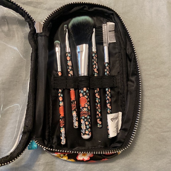 NEW Loungefly Disney Ariel Makeup Brushes Travel - Picture 3 of 4